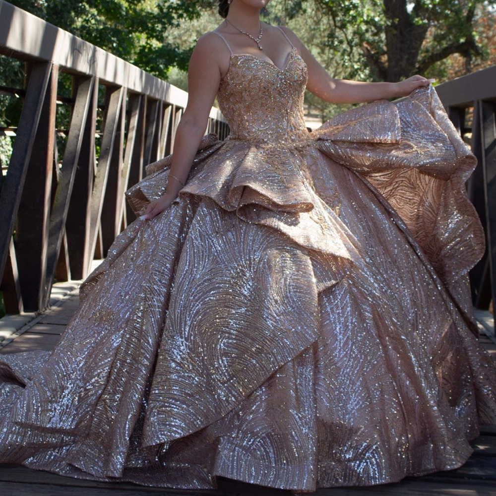 Elegant Rosegold Ball Gown for Quinceañera - Picture 1 of 6